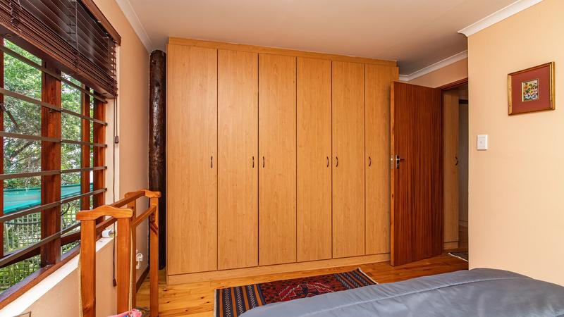 6 Bedroom Property for Sale in Outeniqua Strand Western Cape